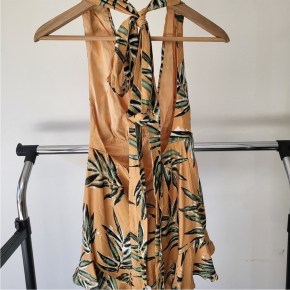 Backless Orange/Peach Romper - Picture 2 of 4